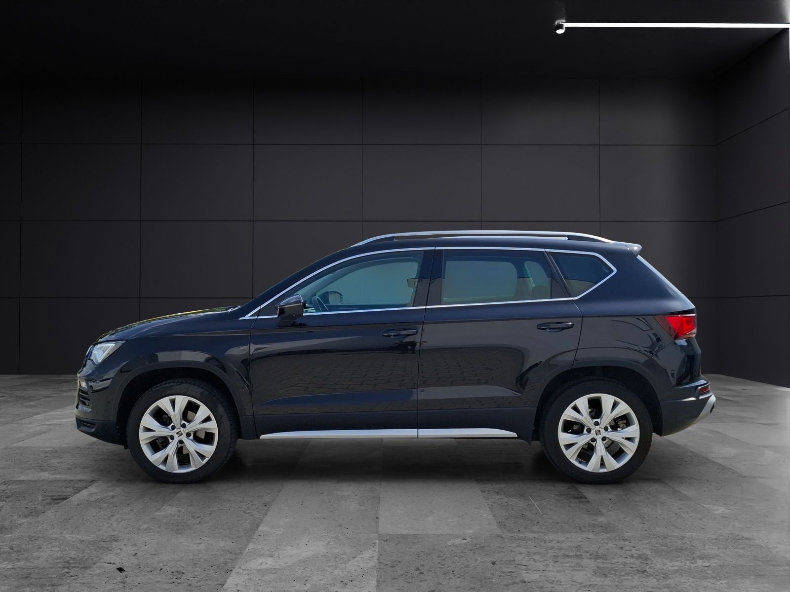 Fahrzeugabbildung SEAT Ateca TSI Xperience DSG LED AHK Navi AID ACC RFK
