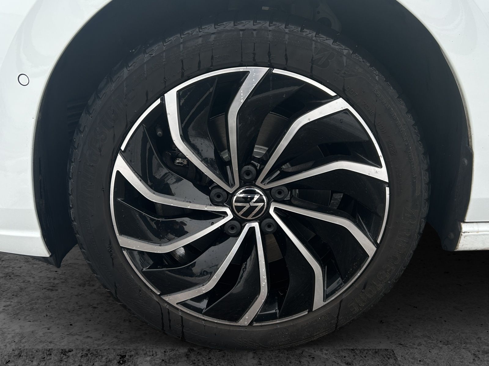 Fahrzeugabbildung Volkswagen Golf VIII Variant Style TDI DSG IQ.Light ACC SH