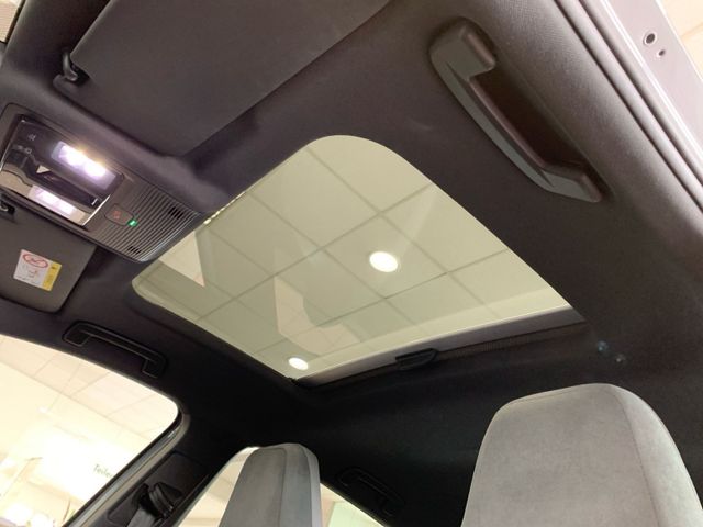 Golf VIII 2.0 TSI R-LINE BLACKSTYLE PANO+KAM+ACC