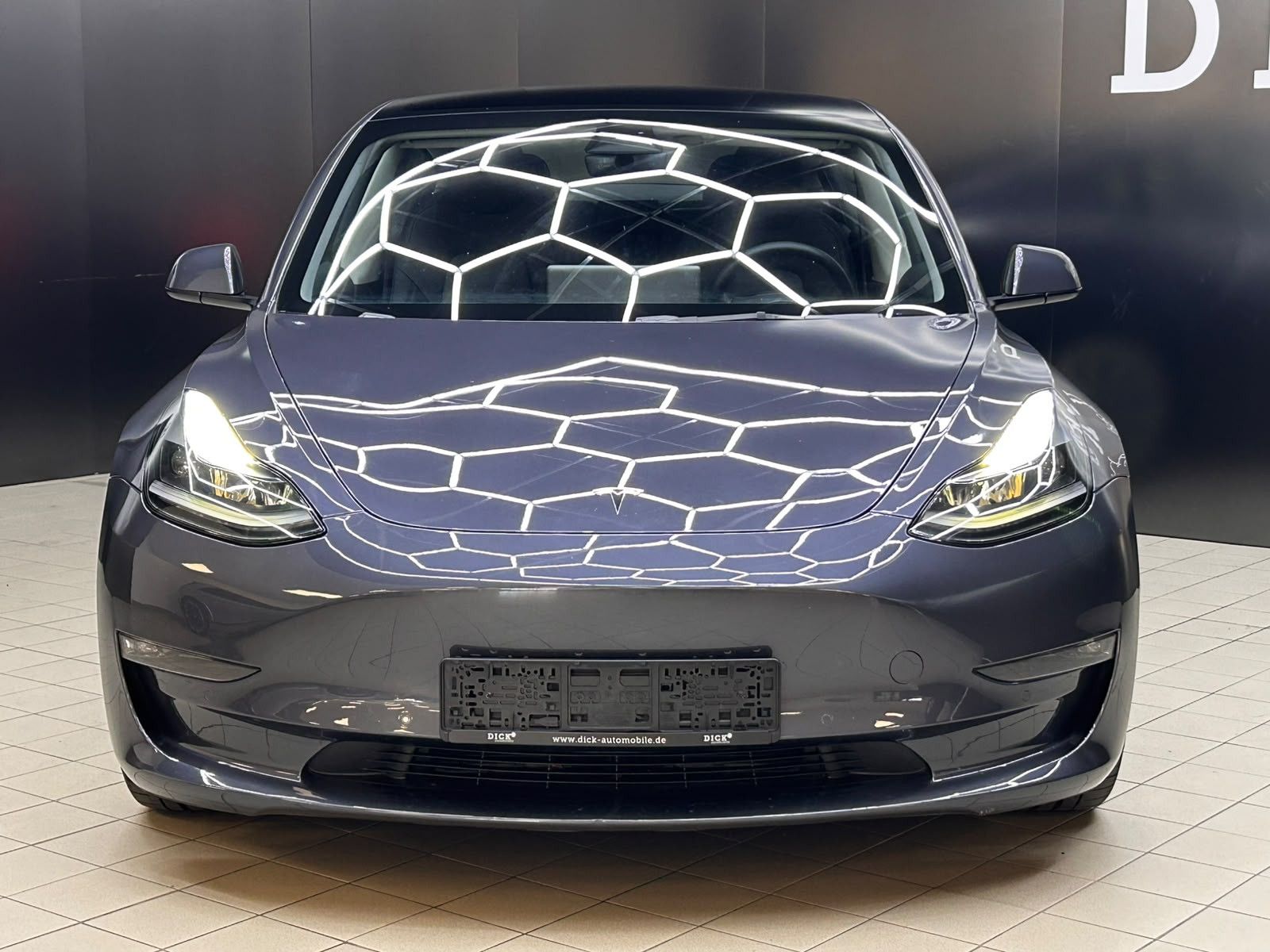Tesla Model 3 Long Range Dual AWD PANO+LED+SHZ+ACC+AHK imagem 3