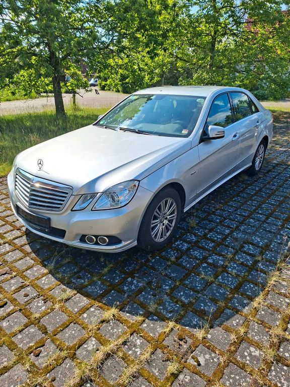 Image of Mercedes-Benz E 250