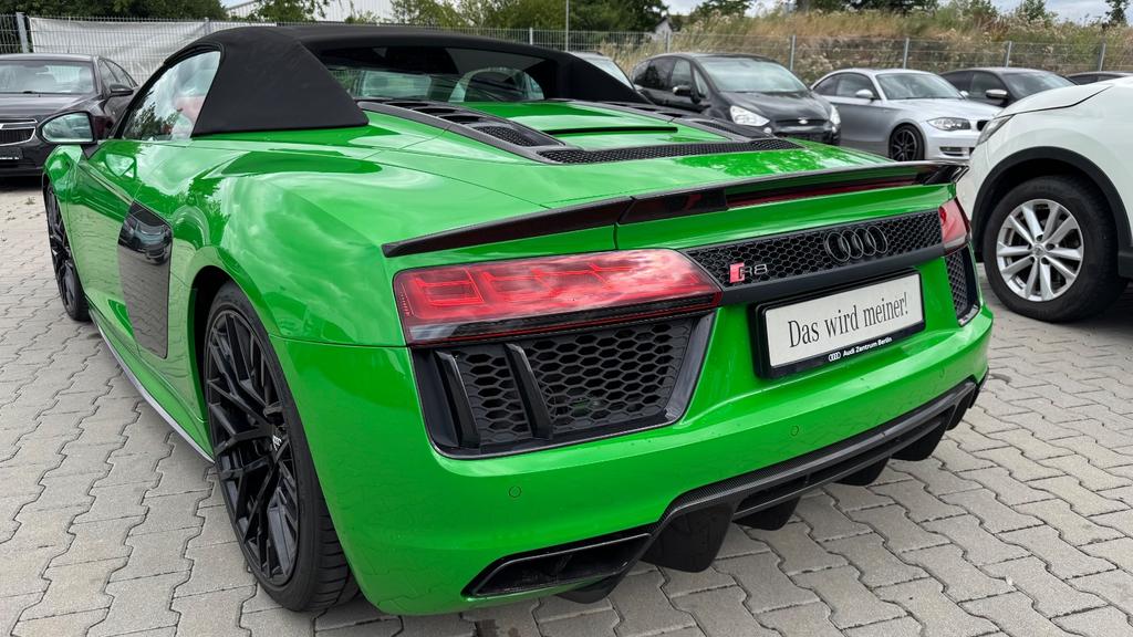 Audi R8