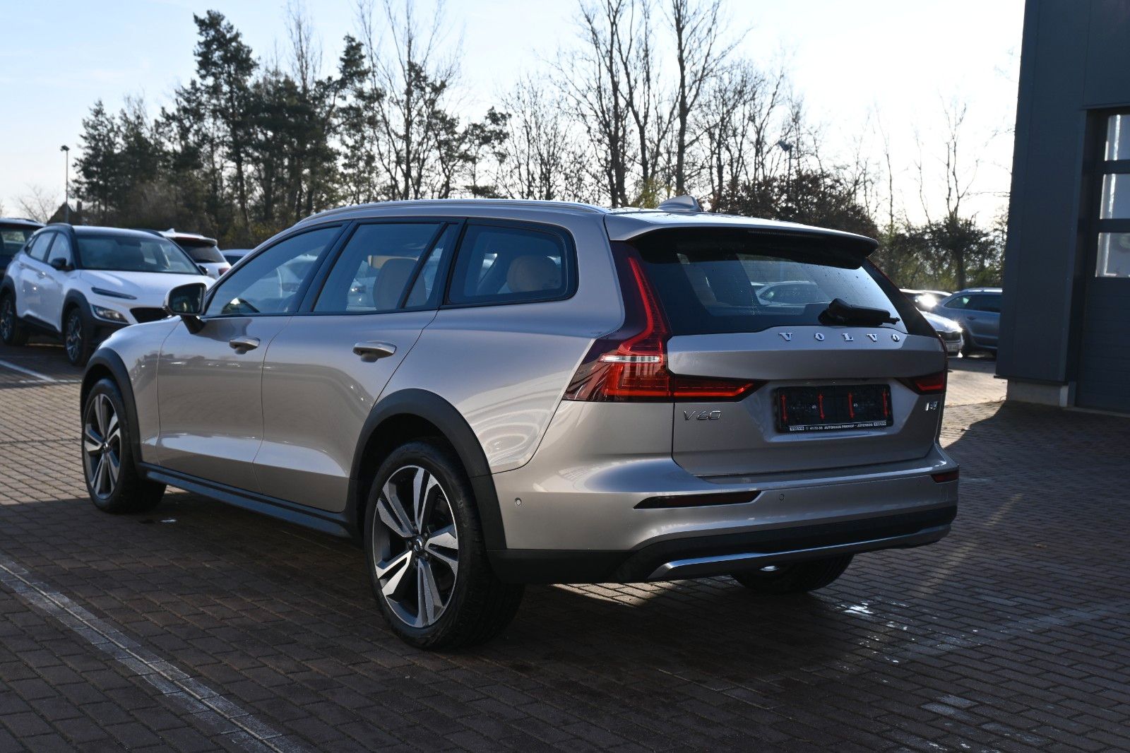 Fahrzeugabbildung Volvo V60 CC B4D AWD Ultimate*LED*PANO*360*H&K*MASSAGE