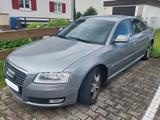 Audi A8 3.2 FSI quattro 2.Hd. (Opa 88 Jahre) - Audi A8 mit Benzin-Antrieb: Limousine, 3.2