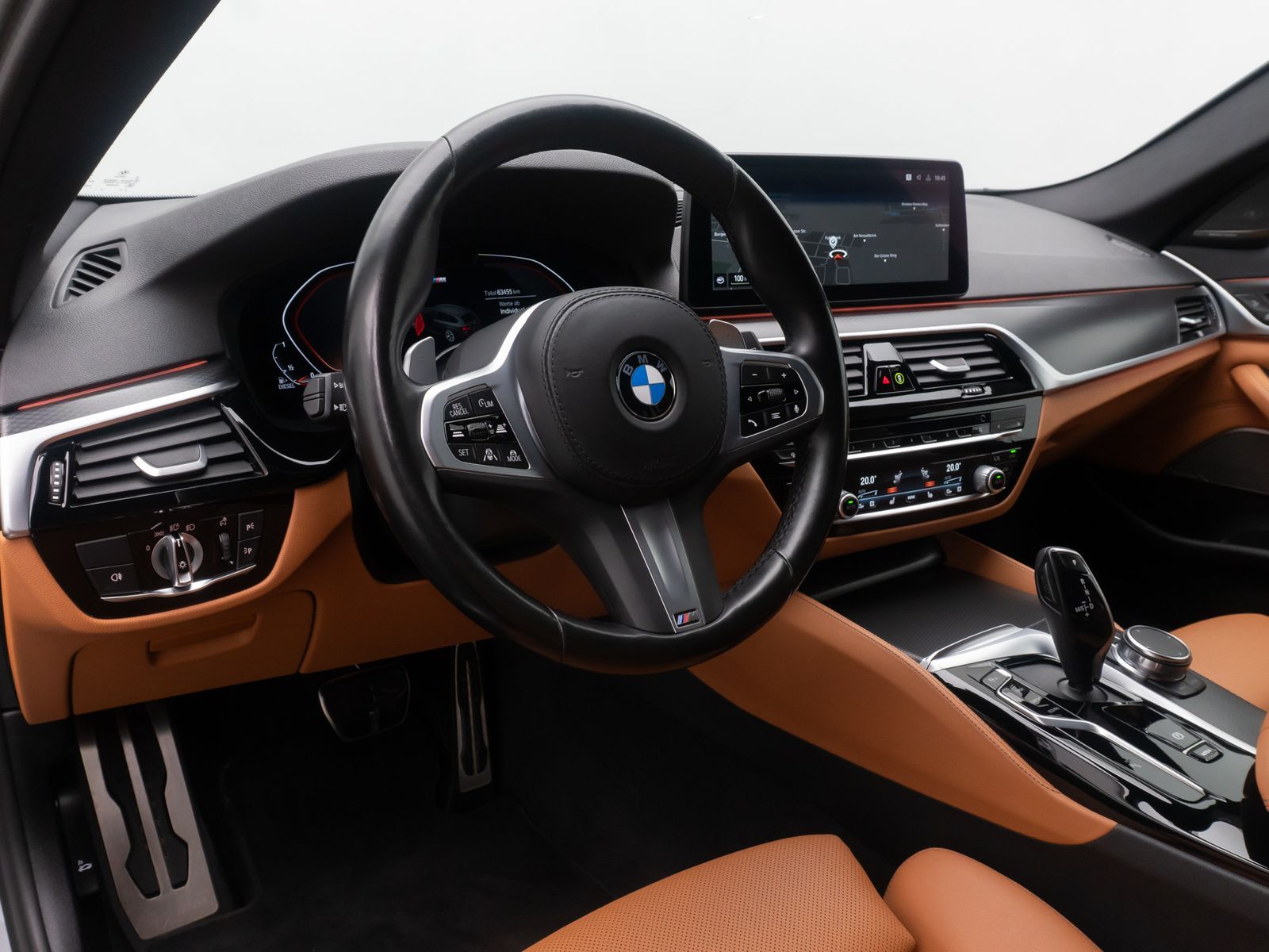 Fahrzeugabbildung BMW 530d xD M Sport Kamera HUD DAB H/K AHK ACC Alarm