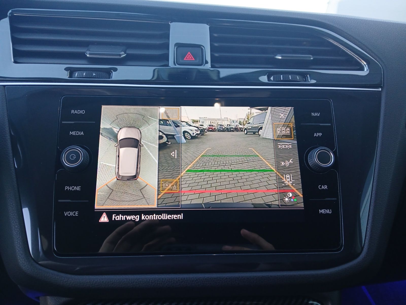Fahrzeugabbildung Volkswagen Tiguan Allspace TDI Highline DSG 4M R-Line LED A