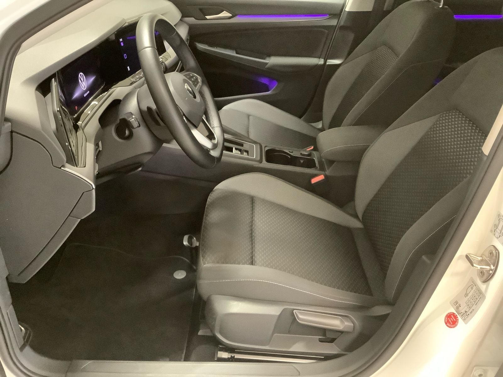 Golf Active 1,5 l eTSI 96 kW DSG Matrix, STH,