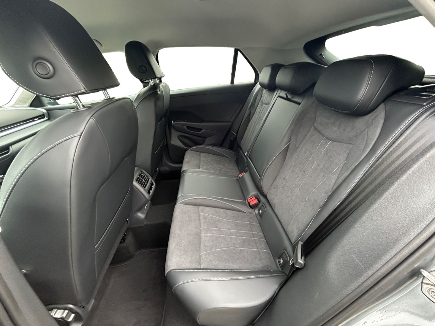Volkswagen T-Roc - Bild 13