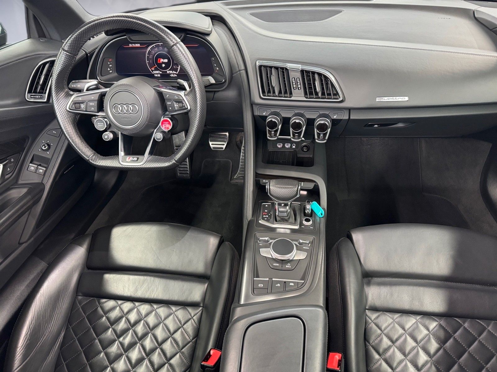 Fahrzeugabbildung Audi R8 Spyder 5.2 FSI quattro performance*B&O*KAMERA