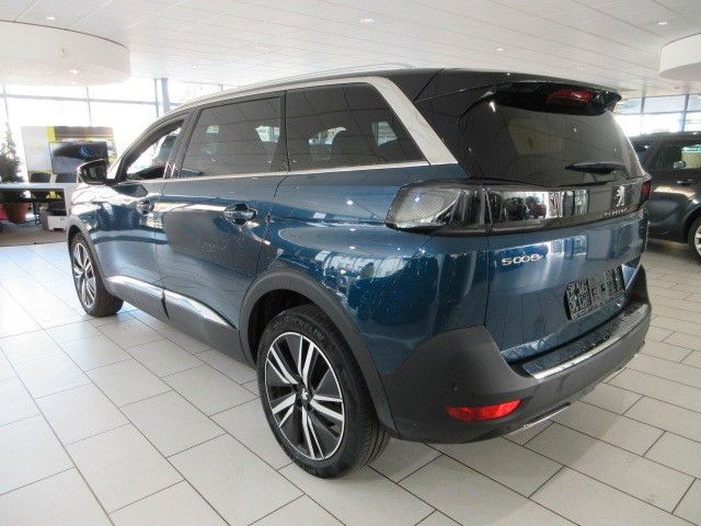 Fahrzeugabbildung Peugeot 5008 GT 1.2T NAVI/LED/SHZ/LEDER/PDC+CAM/PARKASS.