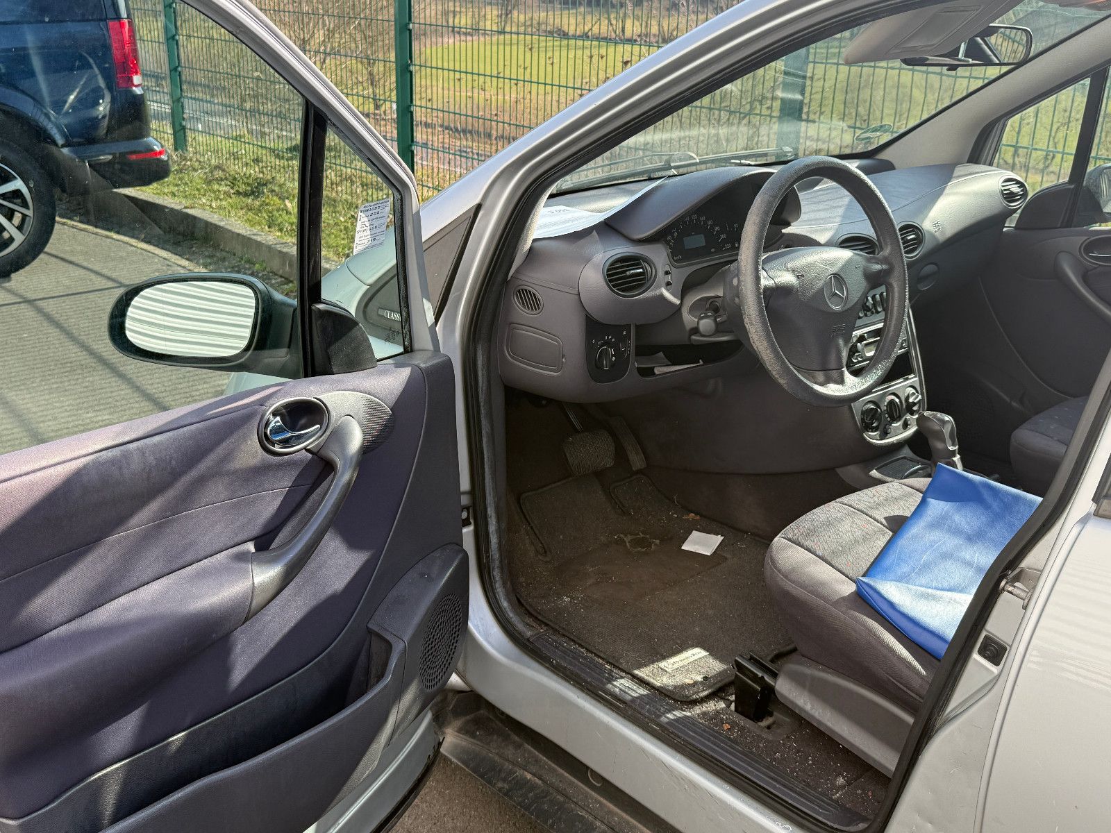 Fahrzeugabbildung Mercedes-Benz A 140 CLASSIC Halbautomatik Klimaanlage