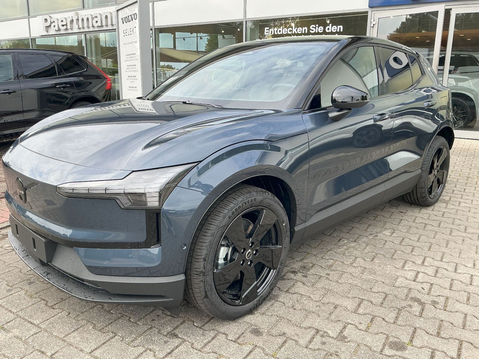 Volvo EX30 Ultra Black Edition 2WD Pure Electric imagem 3