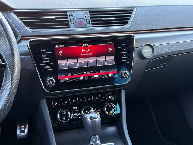 Superb Combi 2.0 TDI SportLine DSG MATRIX-LED