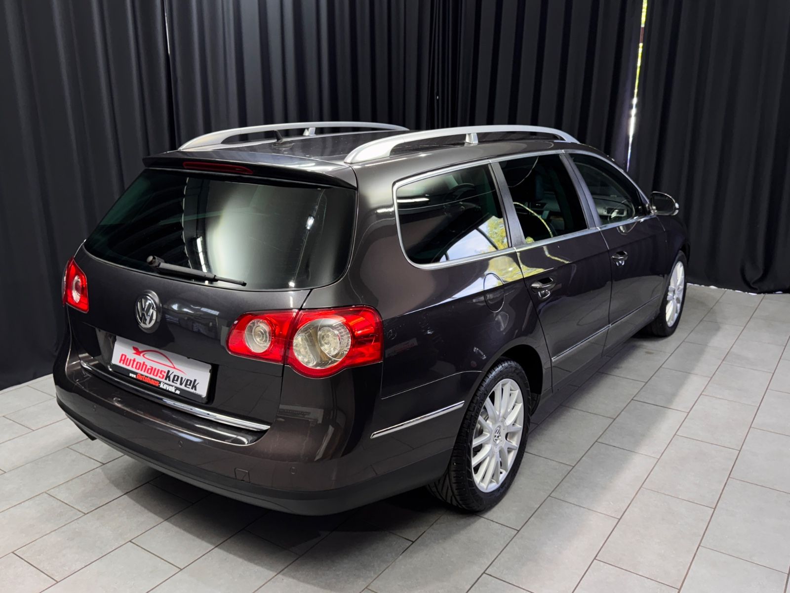 Fahrzeugabbildung Volkswagen Passat Variant Highline|DSG|NAVI|LEDER|TÜV 12/25