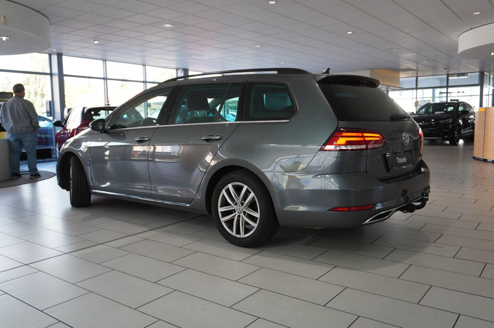 Fahrzeugabbildung Volkswagen Golf VII VARI. 1.5 TSI HIGHLINE NAVI/SPORT/AHK