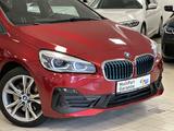 BMW 225xeAT/Aut/Navi/LED/Kamera/ParkAs/HarmKa/SportL - BMW 225 Active Tourer aus 2018