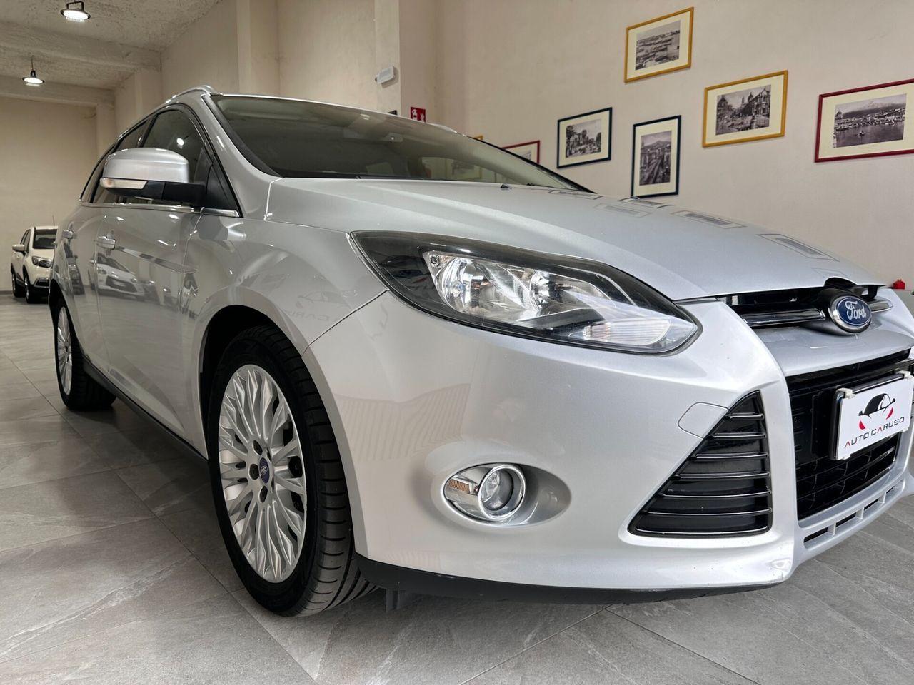 Ford Focus 2013 — rear view