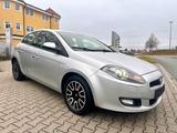 Fiat Bravo 1.4 16V - Navi - Sitzheiz. - PDC - Klima - silberne Fiat Bravo