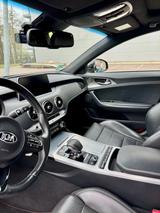 Kia Stinger 3.3 V6 T-GDI AWD GT Automatik|Navi| - schwarze Kia Stinger