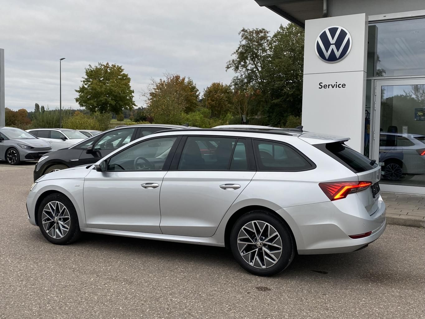 Skoda Octavia Combi 2.0 TDI Ambition AHK+STANDHEIZUNG+ imagem 3