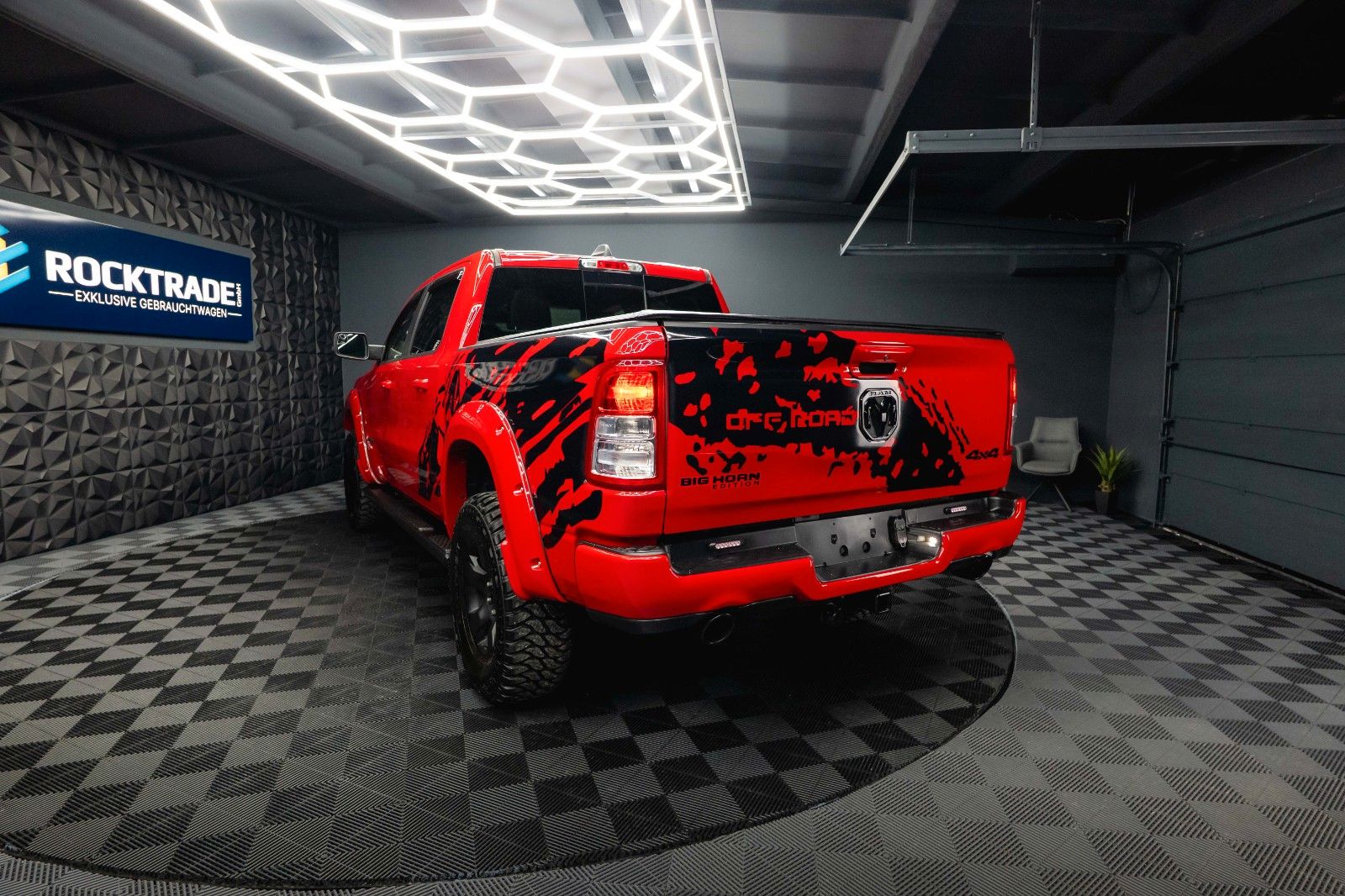 Fahrzeugabbildung Dodge RAM 5.7 V8 HEMI 4x4 Limited OFFROAD AxleLock 19%