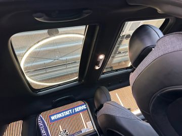 MYAUTOCENTER – Gebraucht- und Jahreswagen mit Werkstattservice in Pfaffenhofen MINI Mini 5-trg. Cooper D *Navi*Pano*