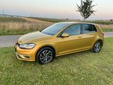 Volkswagen Golf VII 1.4 TSI, Sound, Navi, SHZG, Klima - : Gold, Limousine