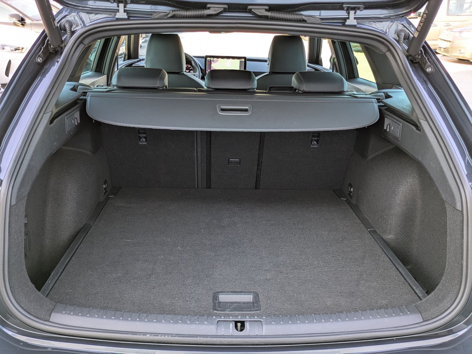 Fahrzeugabbildung CUPRA Leon 1.5 eTSI DSG MATRIX-LED*AHK*ACC*KAMERA*18"