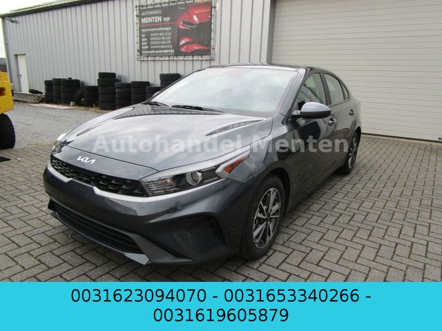 Kia Forte / LXS