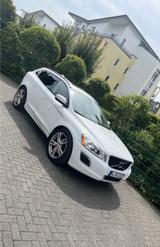 Volvo XC60 in Weiß mit umfangreicher Ausst... - Volvo XC60 aus 2010