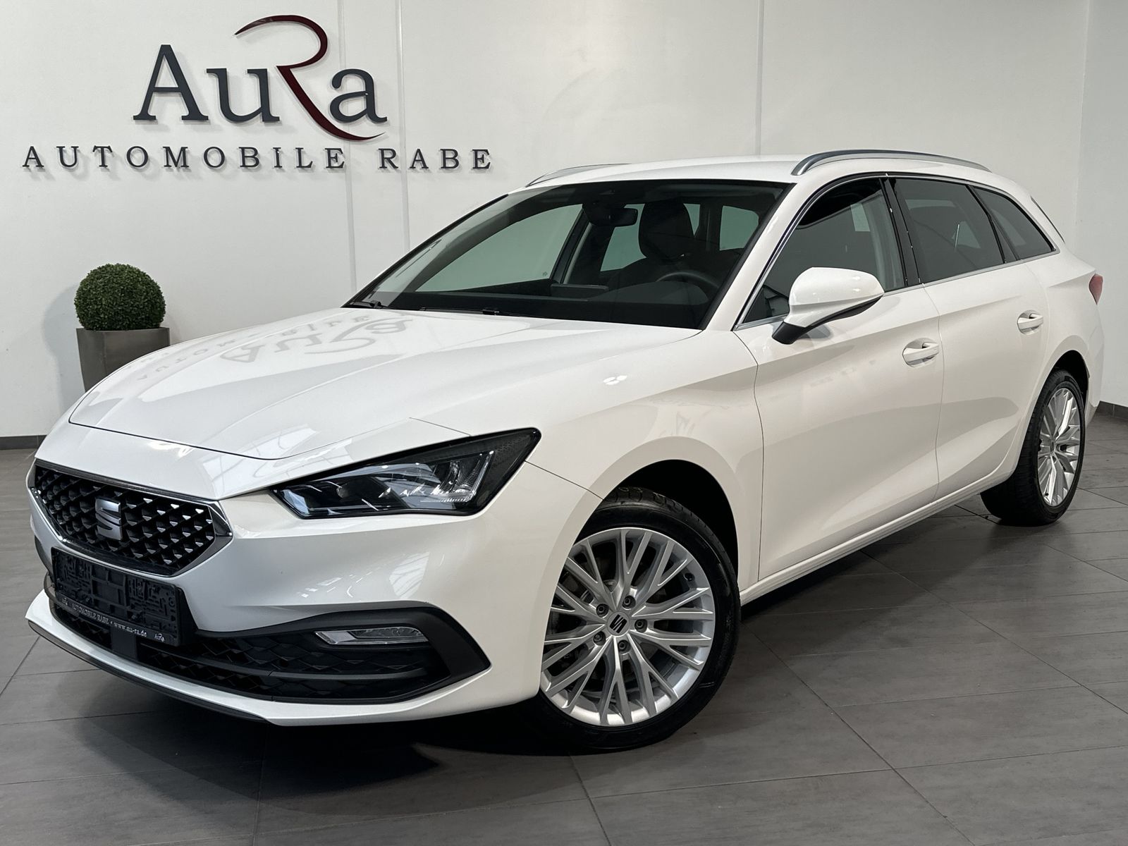 Fahrzeugabbildung SEAT Leon SpT 2.0 TDI DSG Xcellence NAV+LED+AHK+VCOCK