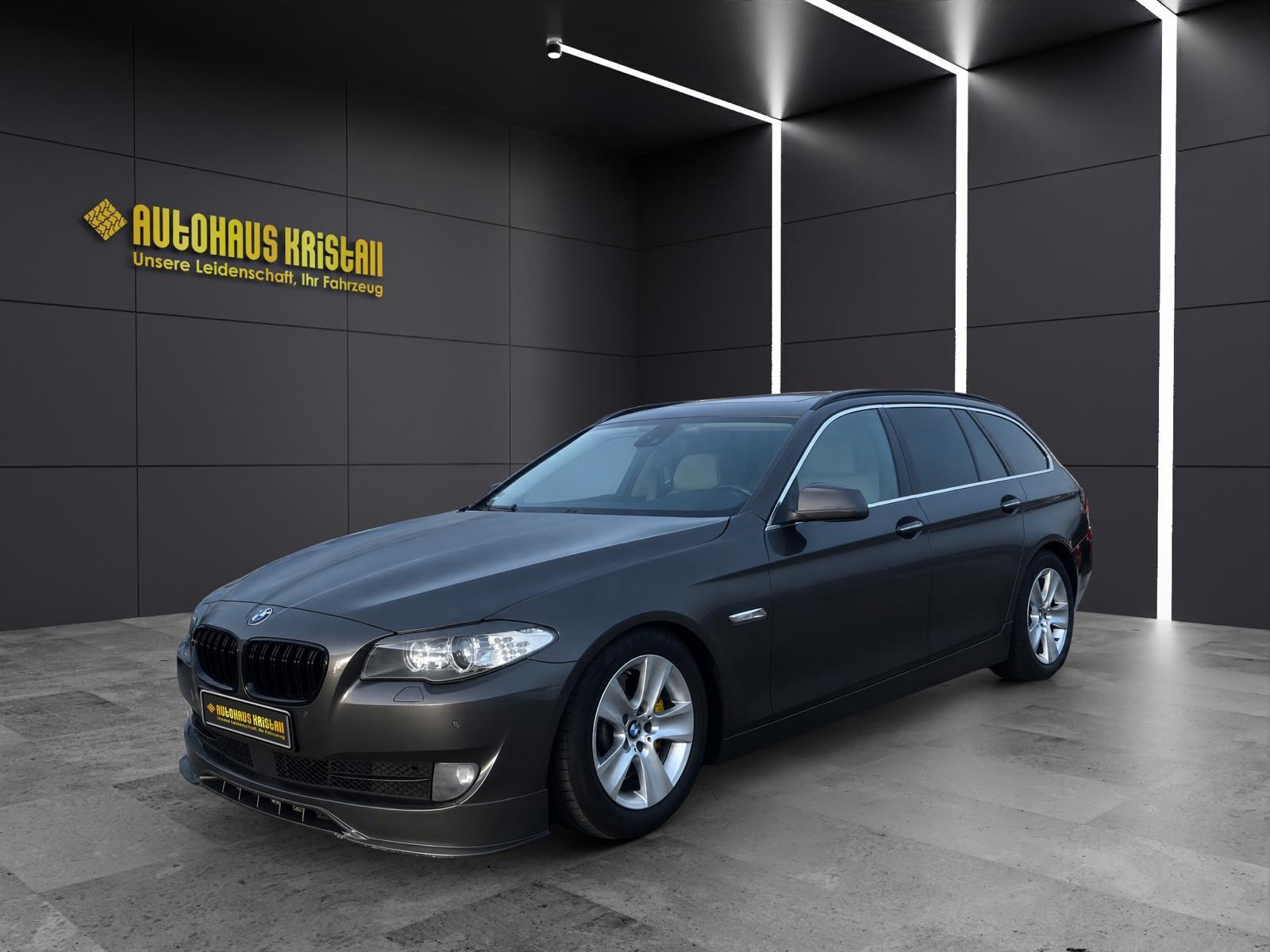 BMW 525 2011 — rear view