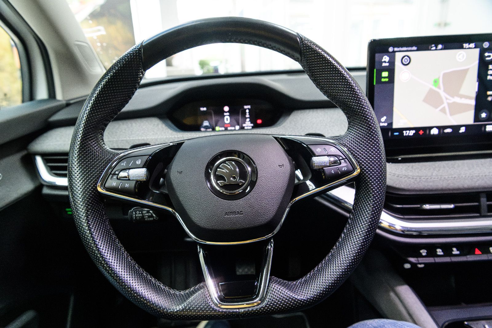 Fahrzeugabbildung SKODA Enyaq 80 +ACC +LED +CARPLAY