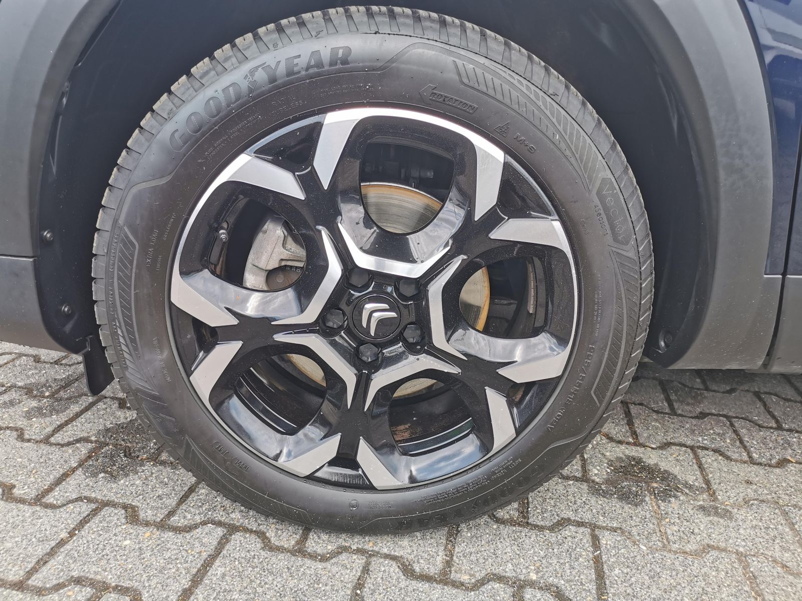 Fahrzeugabbildung Citroën C5 Aircross Shine+NAVI+SHZ+USB+LED+ACC+AWR+