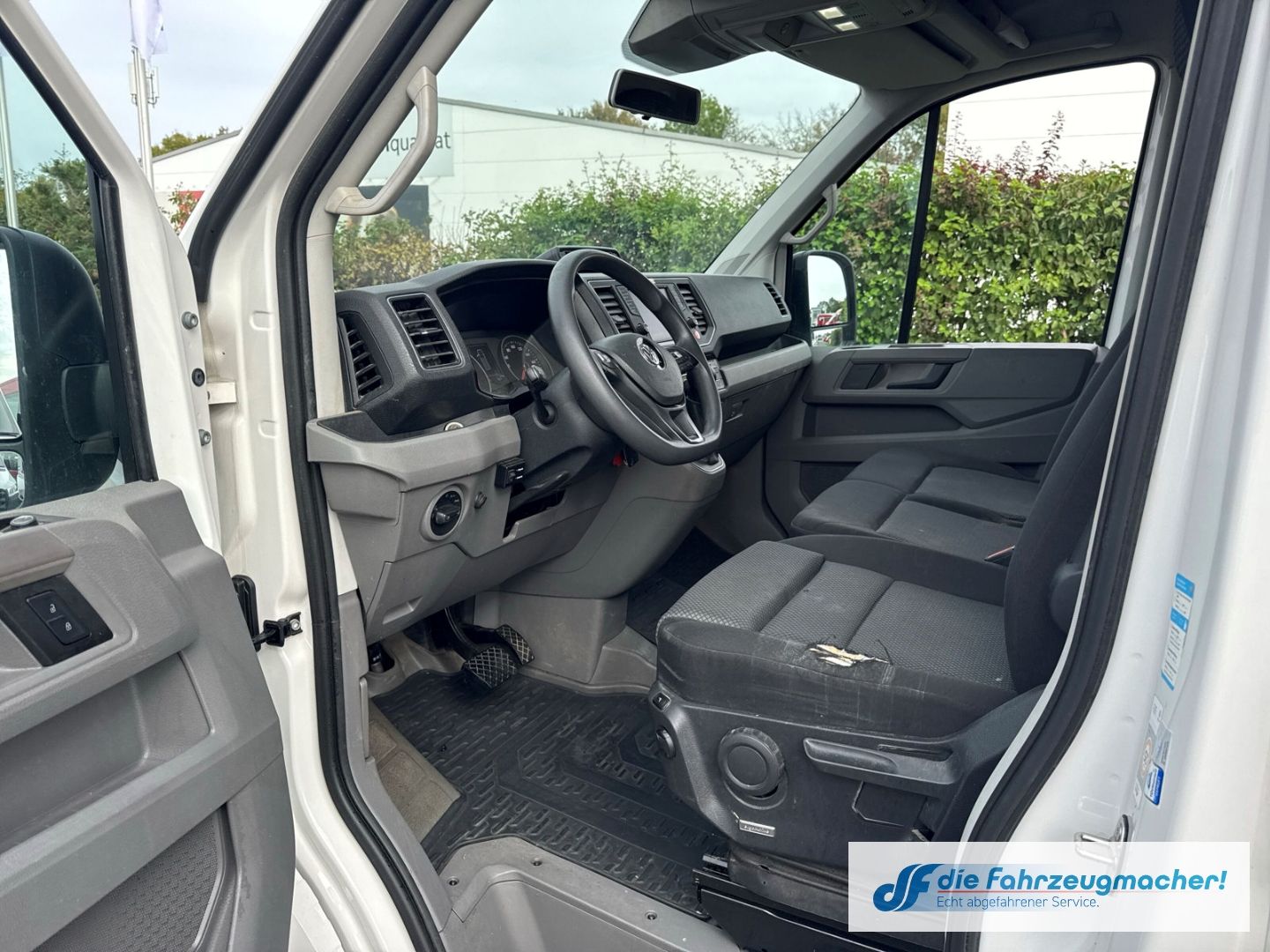 Fahrzeugabbildung Volkswagen Crafter Kasten 35 AUT. mittel L2 Hochd.LED Trend