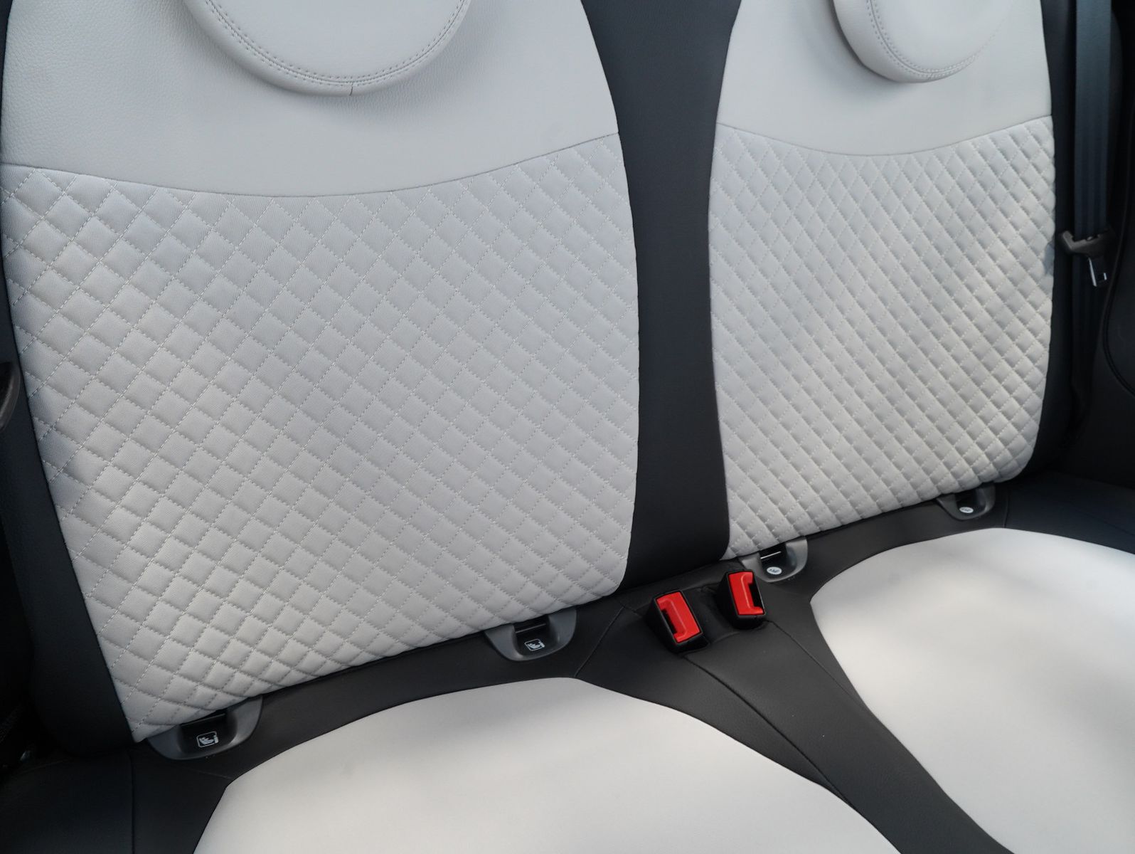 Fahrzeugabbildung Fiat 500 1.0 Mild Hybrid Dolcevita PANO