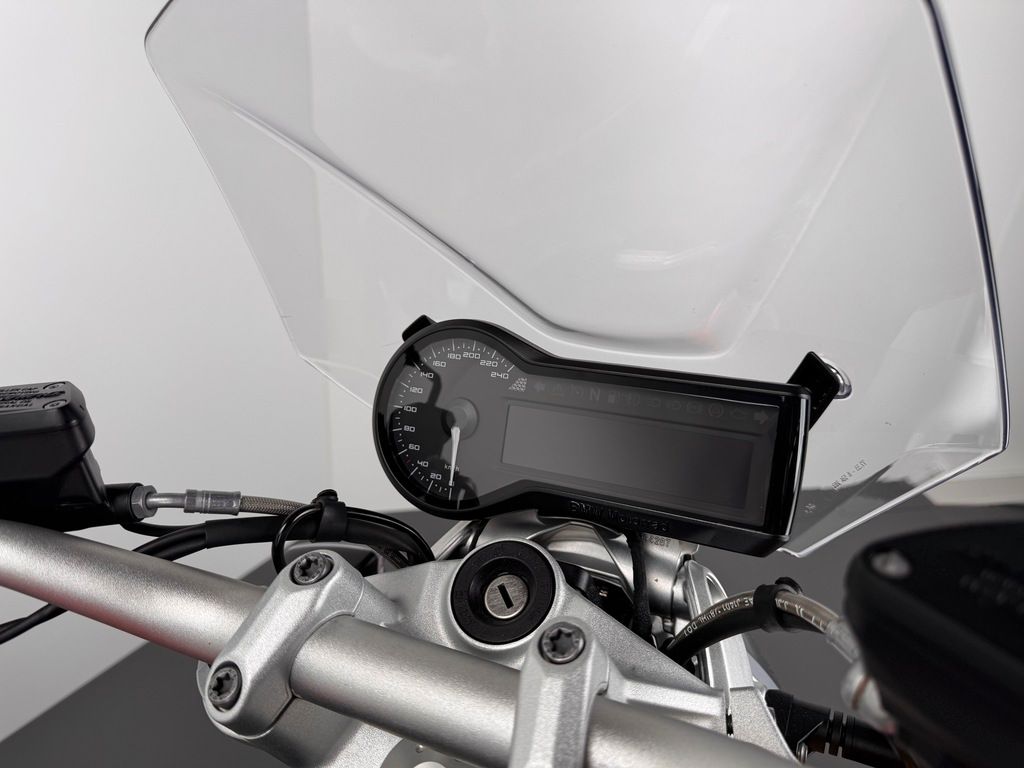 Fahrzeugabbildung BMW R 1200 R *TOP-ZUSTAND *SERVICE/REIFEN NEU