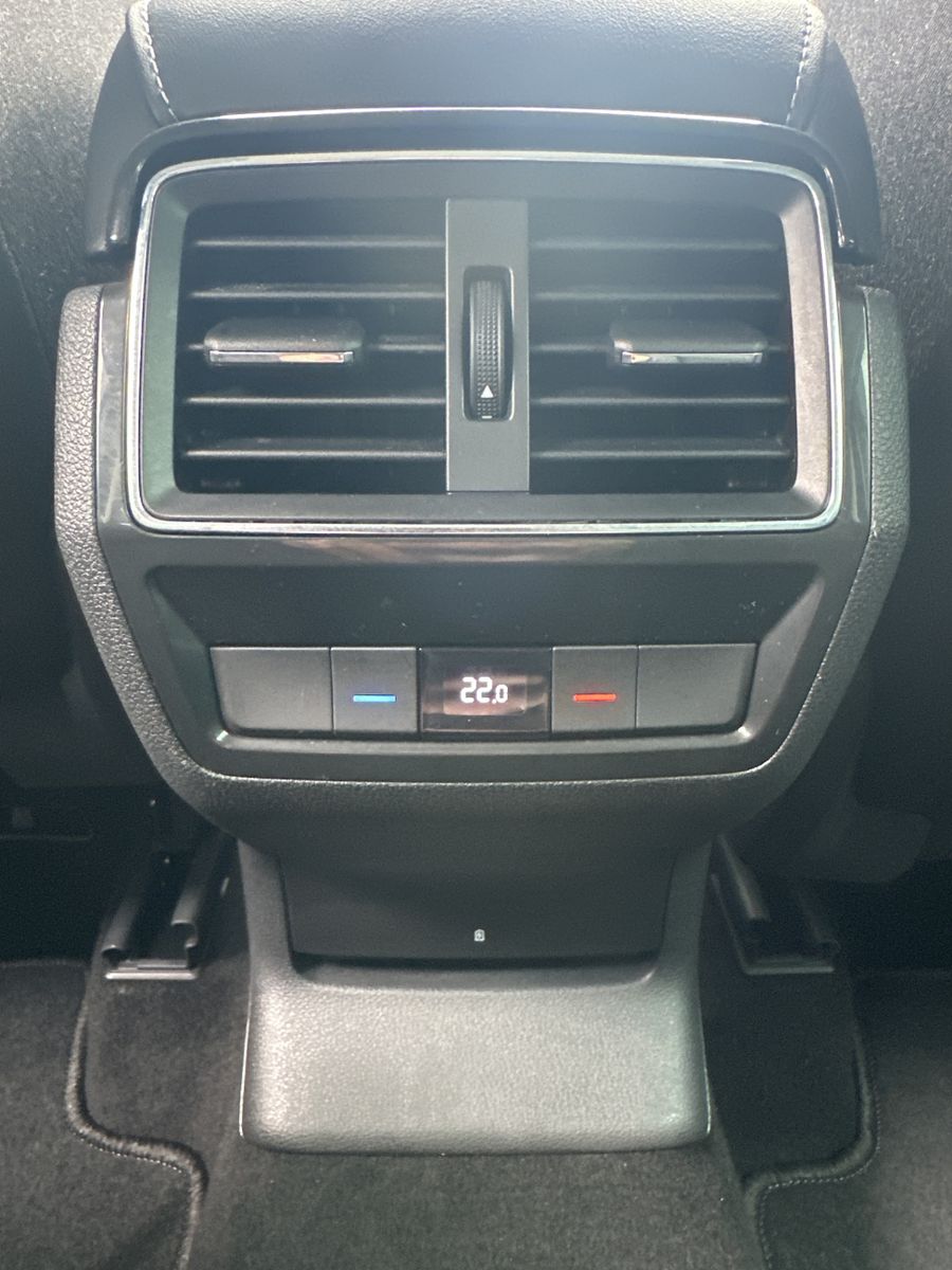 Fahrzeugabbildung SKODA Kodiaq Ambition NAV+MATRIX+ACC+AHK+KAMERA+17ZOLL
