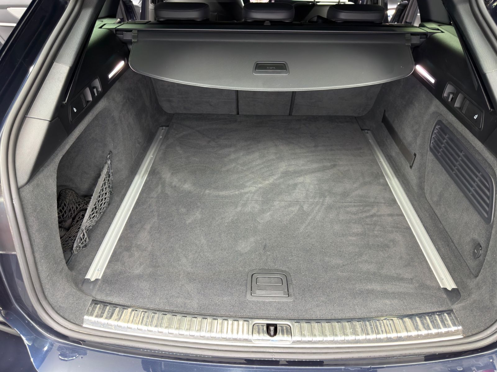 Fahrzeugabbildung Audi A6 Avant 45 TFSI sport|S-TRONIC|LEDER|NAVI|