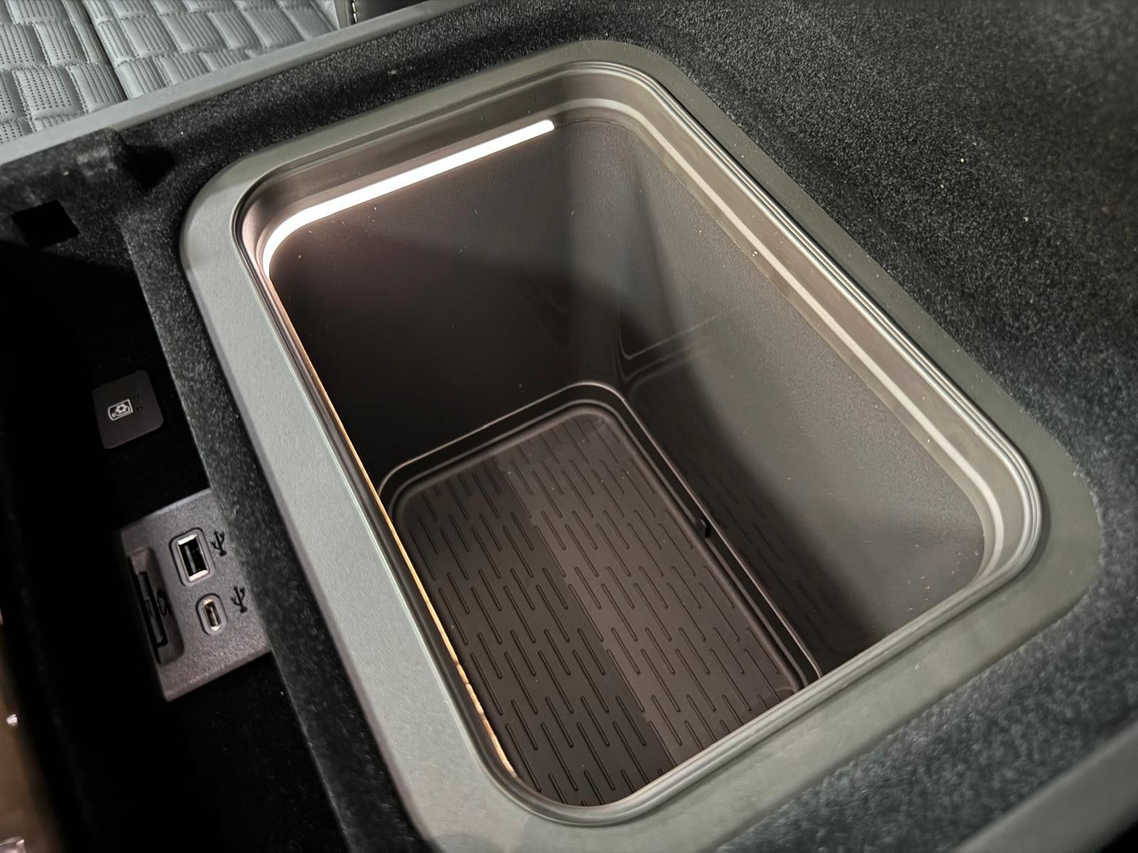 Fahrzeugabbildung Cadillac ESCALADE SPORT-PLATINUM 6.2 V8 -NIGHT VI.-LPG