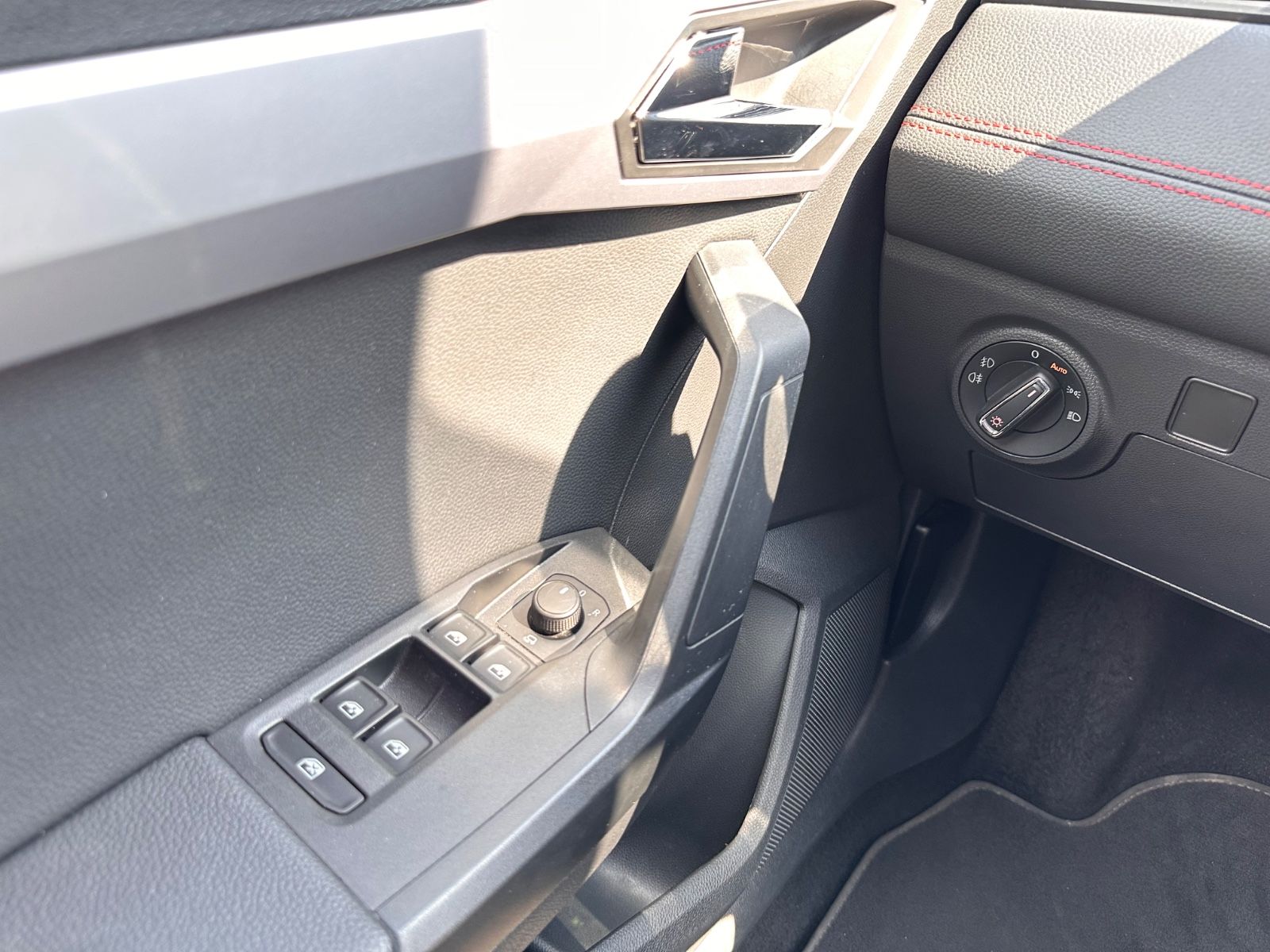 Fahrzeugabbildung SEAT Ibiza Black Edition 1.0 TSI DSG ACC/Navi/RFK/APP