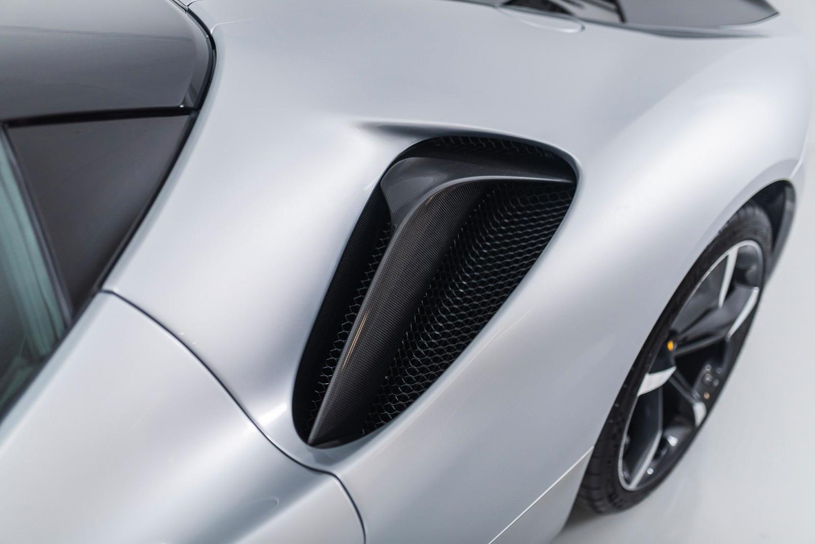 Ferrari SF90 - Garantie, Carbon, Lift, JBL, VAT