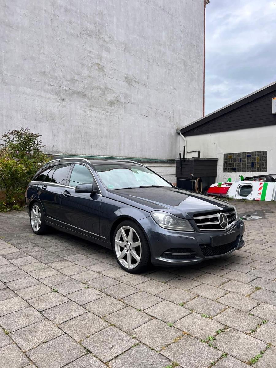 Mercedes-Benz C300, 2013