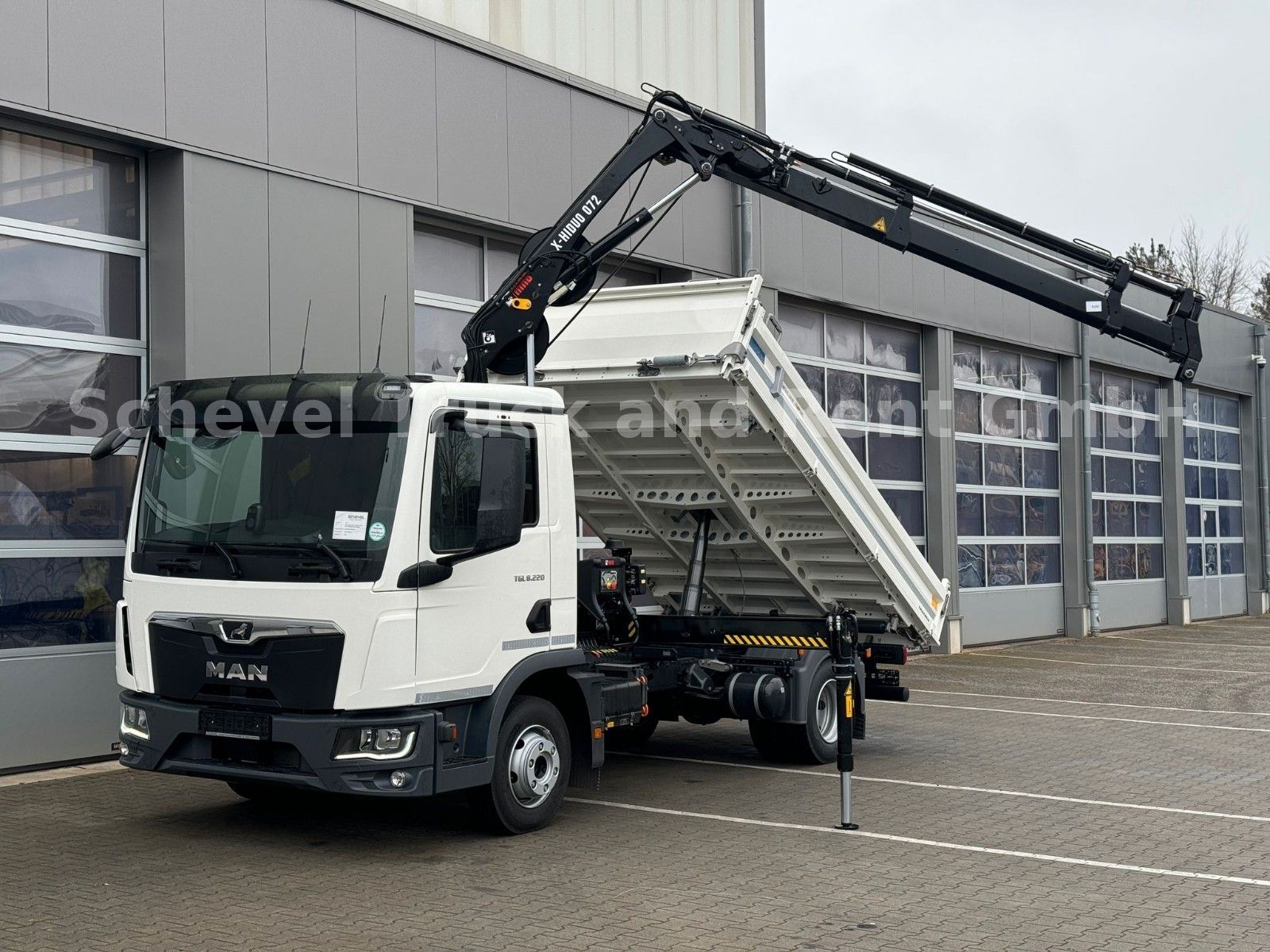 Fahrzeugabbildung MAN TGL 8.220 MEILLER TRIGENIUS 2x Ahk HIAB 072