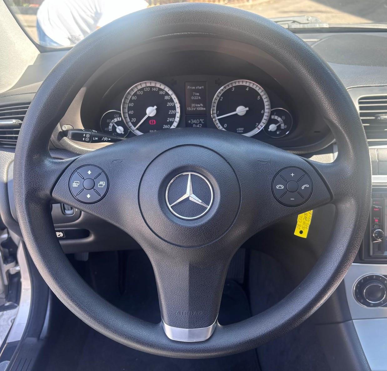 Mercedes-Benz CLC 200 Kompressor Pano Navi Bluetooth Autom.