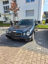 Mercedes-Benz E 280 AVANTGARDE viele neue Teile und TÜV - Mercedes-Benz E 280 in Köln