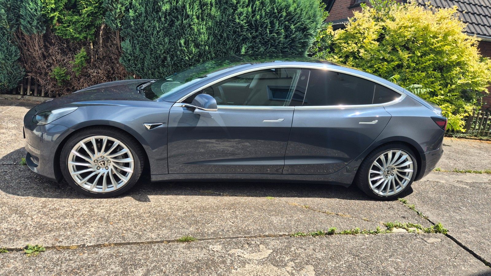 TESLA Model 3 Langstreckenbatterie - Allradantrieb...