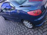 Peugeot 206 CC Platinium Bj. 2006 Tüv 05.2... - Peugeot 206 Platinium mit Benzin-Antrieb