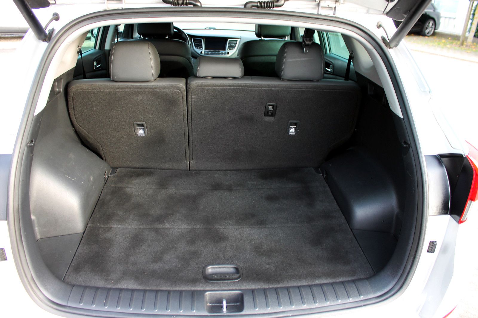 Fahrzeugabbildung Hyundai Tucson 1.6 Turbo Premium 4WD LED SHZ AHK KAM BT