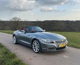 BMW Z4 sDrive35i - Schaltgetriebe - graue BMW Z4